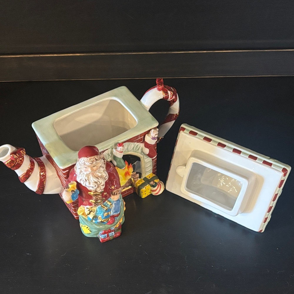 Waterford Santa Teapot with Green and Red Details - Picture 2 of 4
